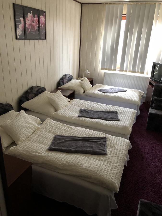 Kovacs Hotel Superior Vasarosnameny Bagian luar foto