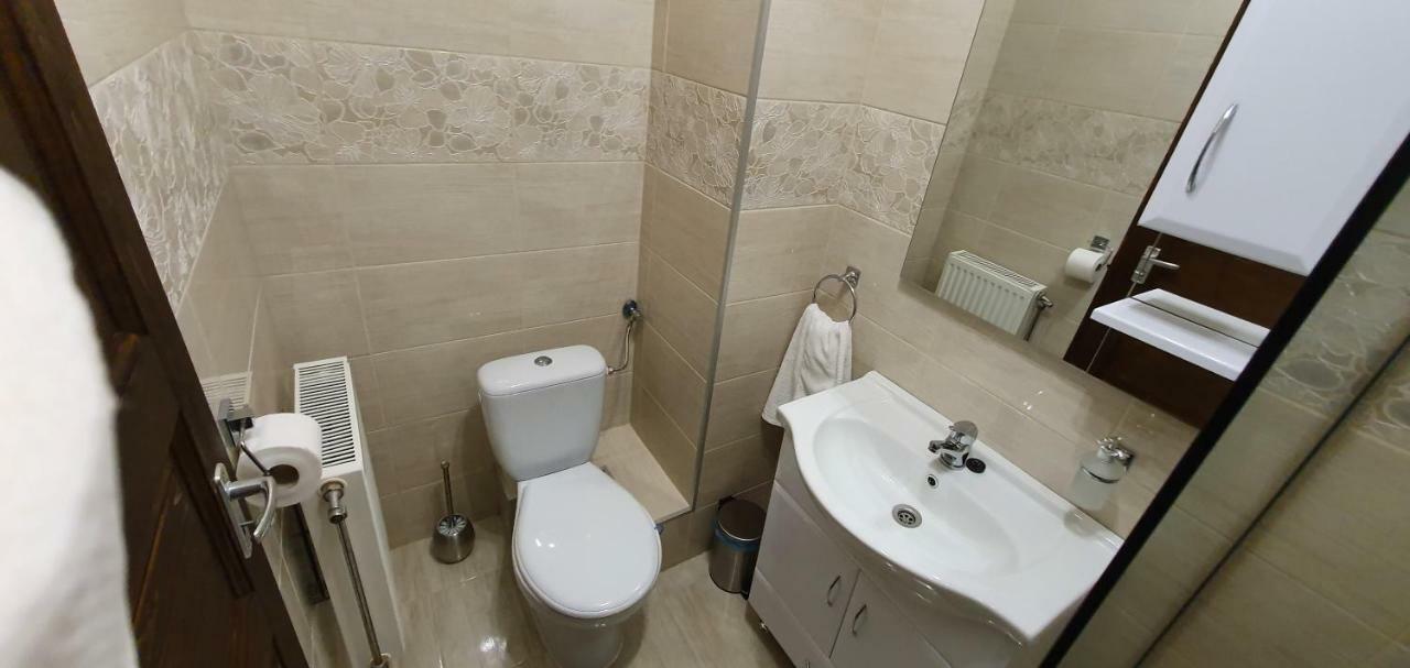 Kovacs Hotel Superior Vasarosnameny Bagian luar foto